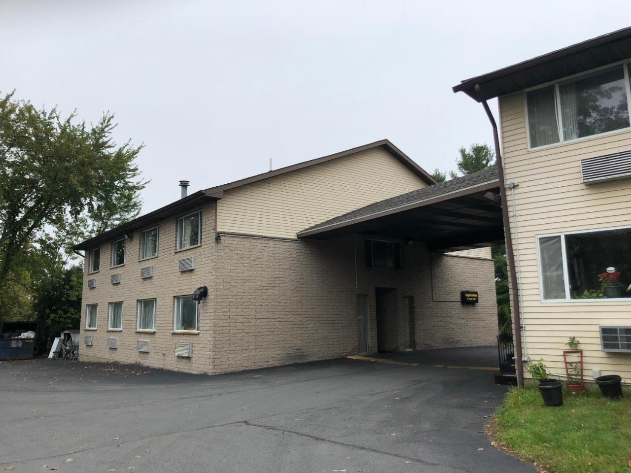 Latham Inn Exterior foto